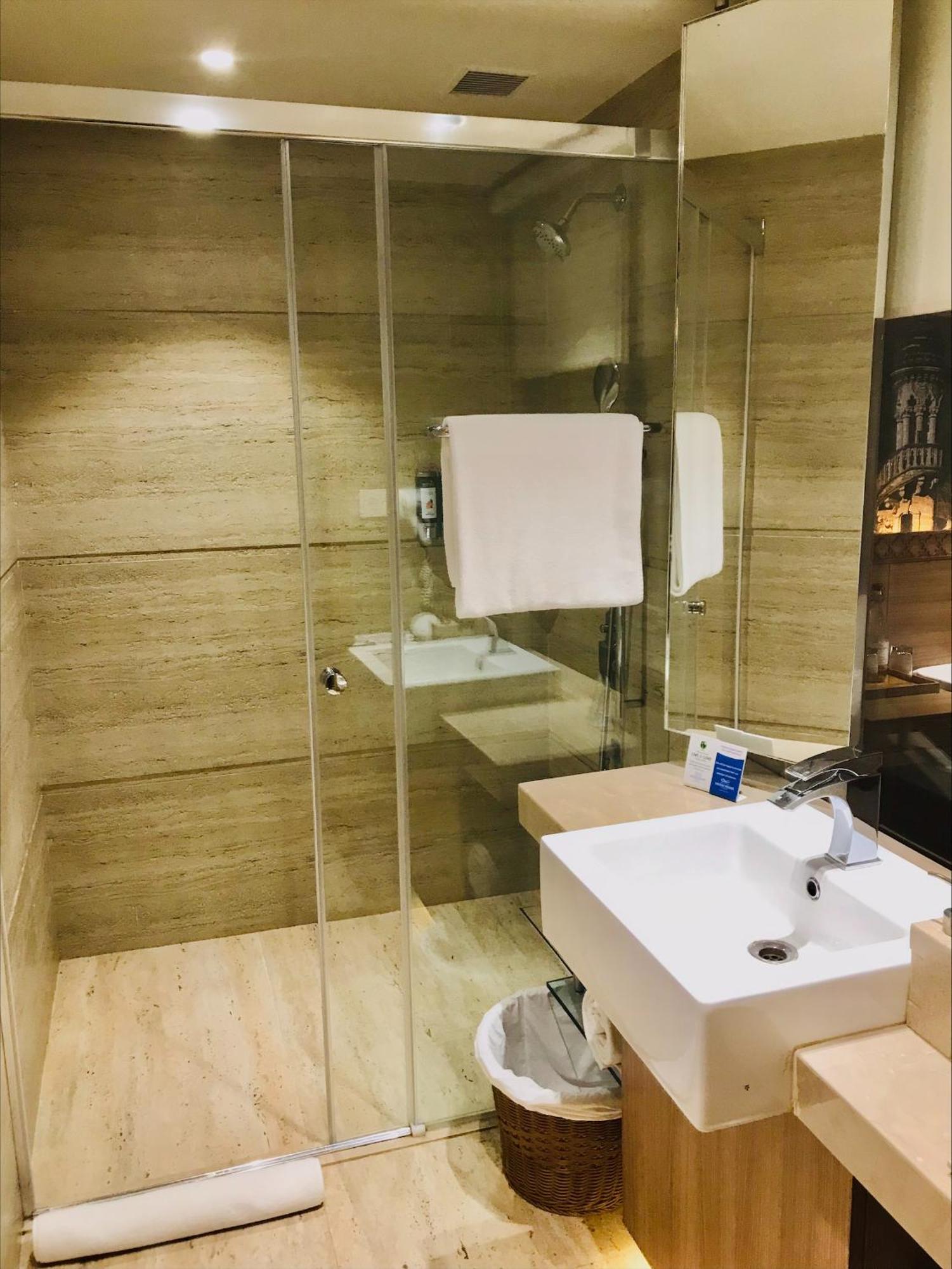 Bellevue Sarovar Premiere 朱纳格特 外观 照片